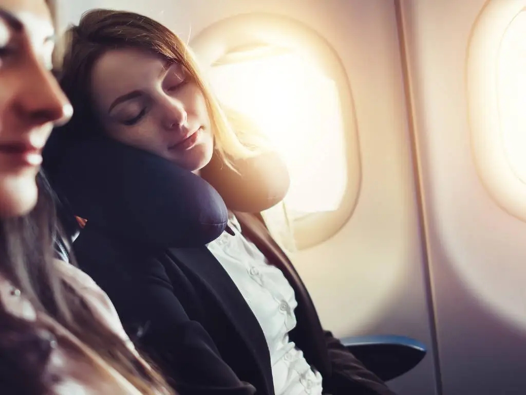 30 Top Travel Tips and Travel Hacks for Long-Haul Flights