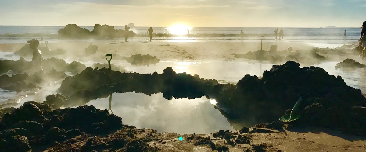 Dig Your Own Hot Spring on New Zealand’s Hot Water Beach