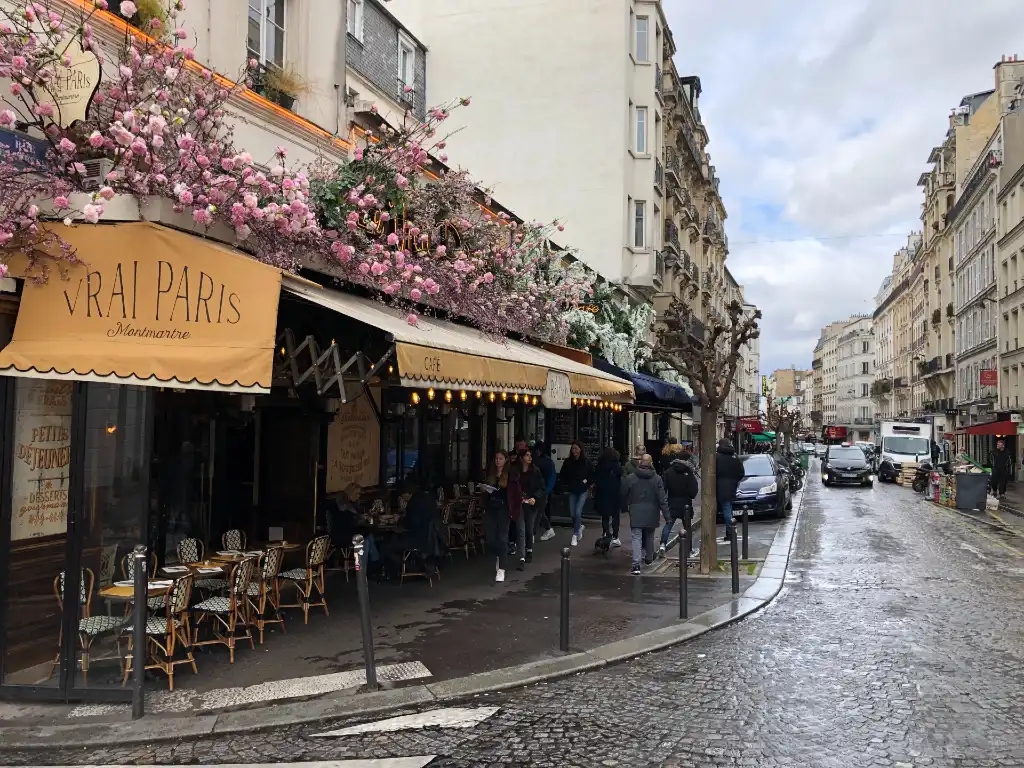 Paris street and cafe