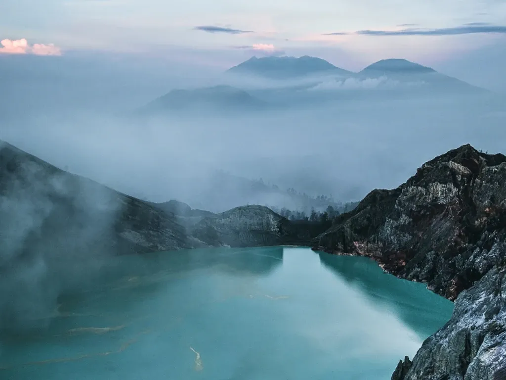 Mount Ijen: The Indonesian Volcano With Blue Lava and Sulfur Mines