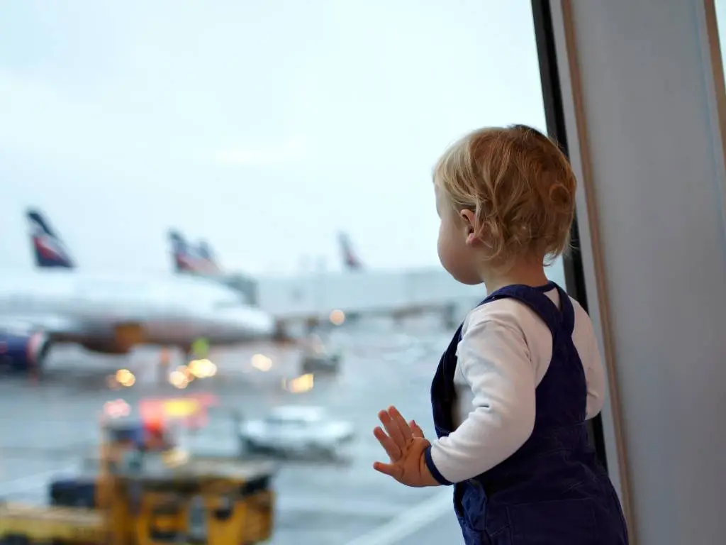 18 Tips to Make Flying with Kids Less Stressful
