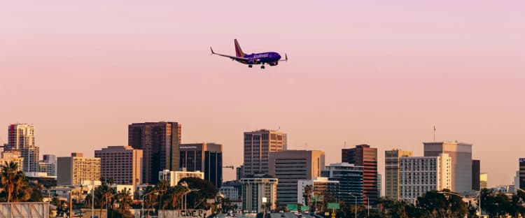 When Do Flight Prices Actually Drop? (And When Don't They?)